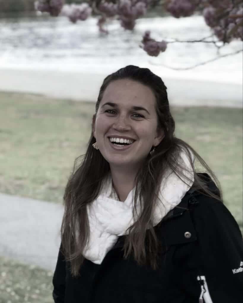 Image or Rebecca robson smiling